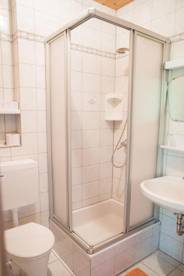 Pension Hartmann Sankt Kanzian am Klopeiner See Bagian luar foto